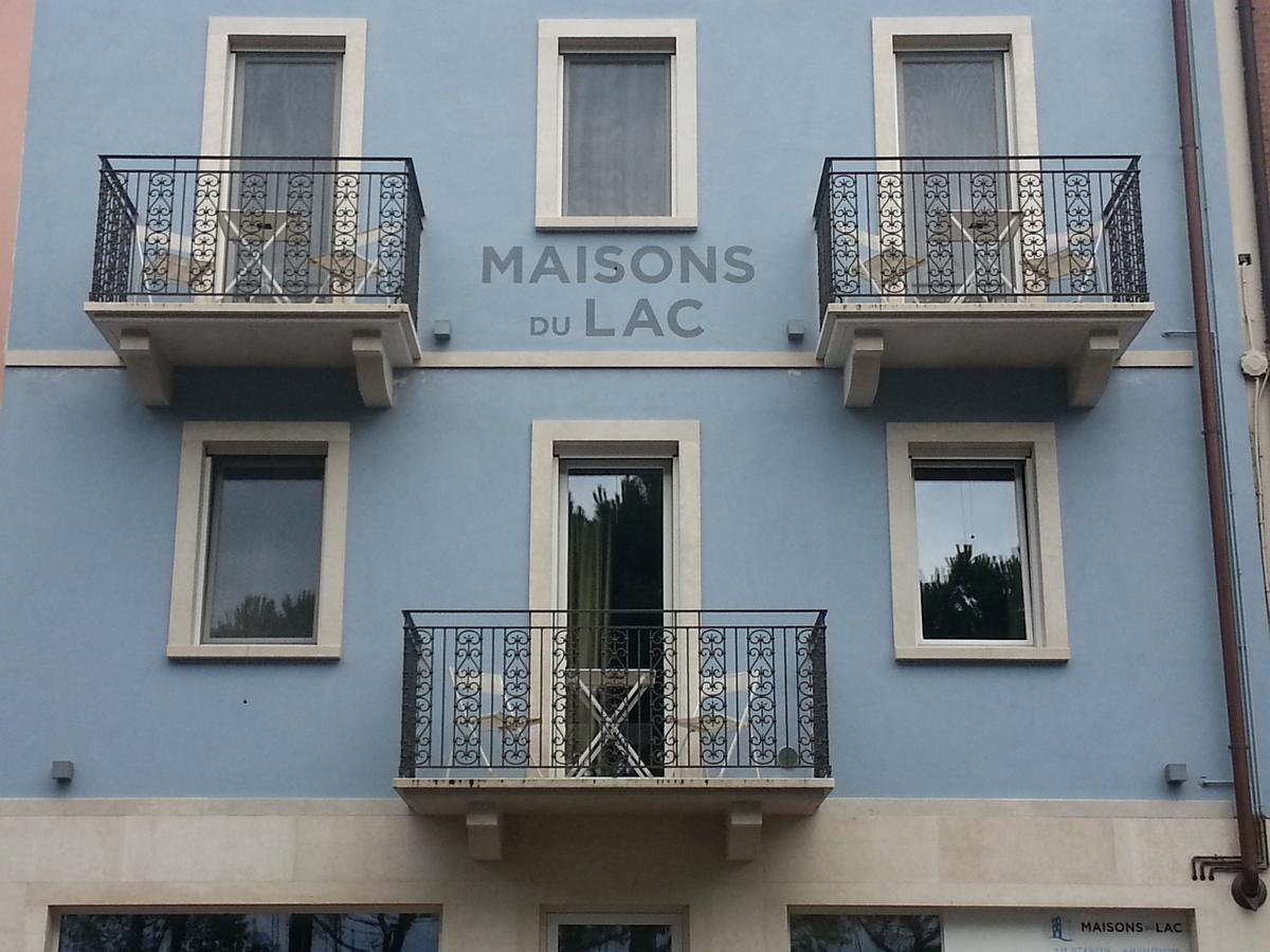 Апартаменти Maisons Du Lac By Garda Facilities Дезенцано-дель-Гарда Екстер'єр фото